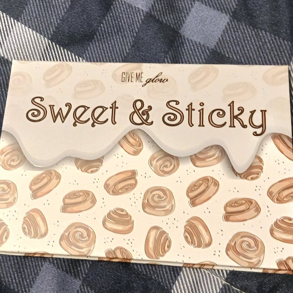 GIVE ME GLOW SWEET AND STICKY